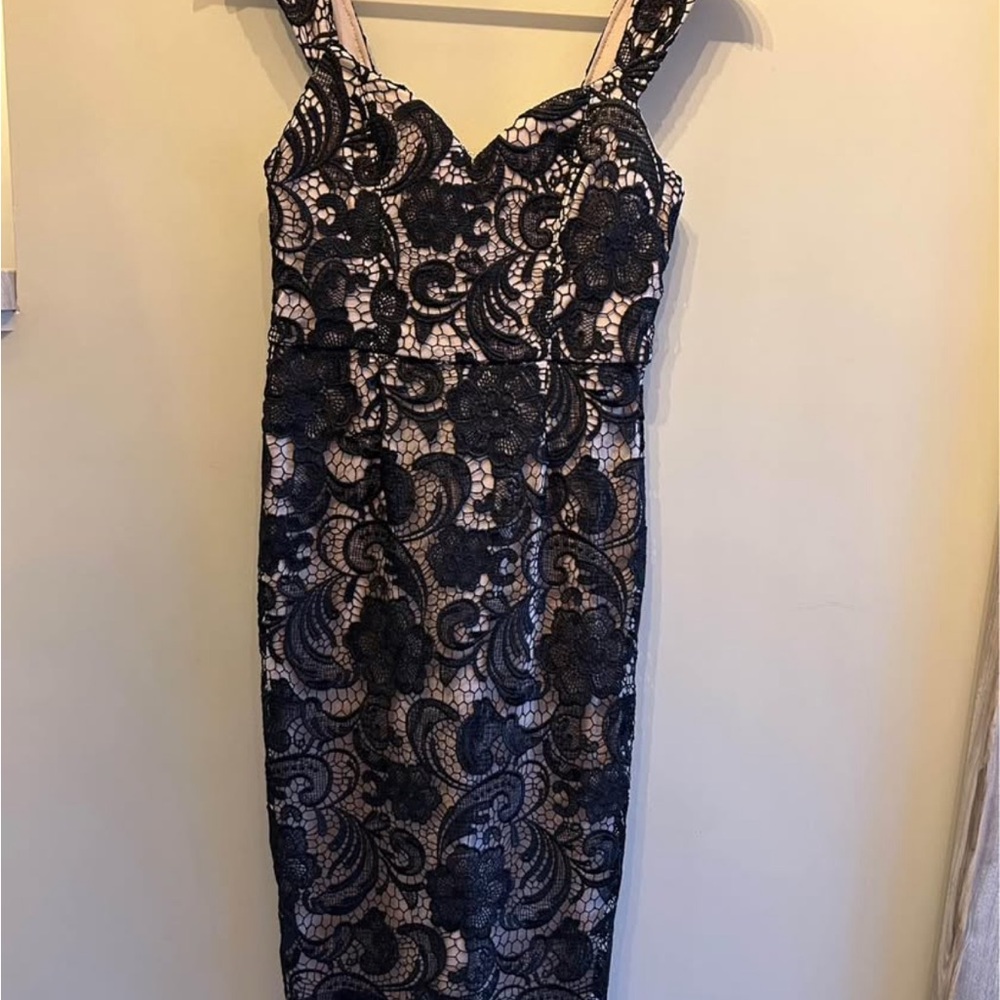 L'ATISTE Black and Cream Lace Midi Dress
